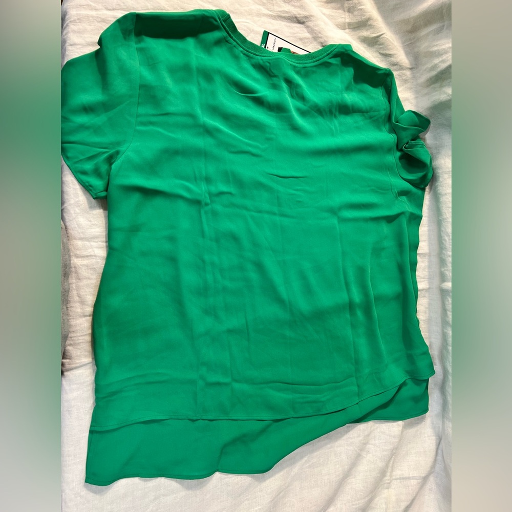 Vibrant Green Short Sleeve Women's Top - Picture 4 of 13